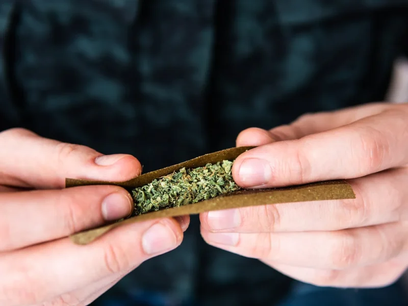 How To Roll a Blunt